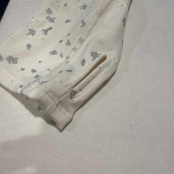 Under Armour Women’s ColdGear ¼-Zip Pullover White Silver Print Fitted XL - Picture 3 of 6